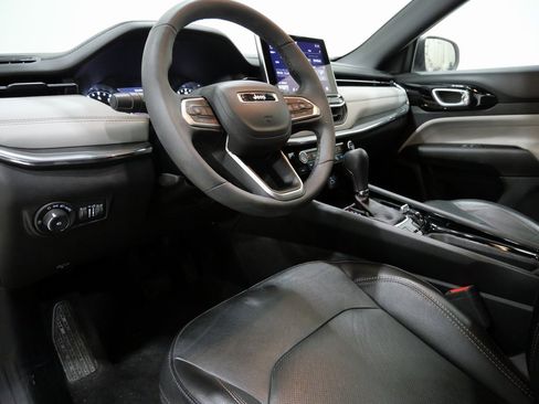 Used 2023 Jeep Compass Limited w/ Sun and Sound Group image 12