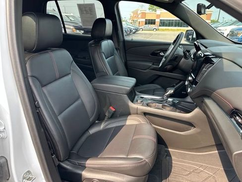 Used 2023 Chevrolet Traverse RS w/ LPO, Floor Liner Package AWD/4WD image 33