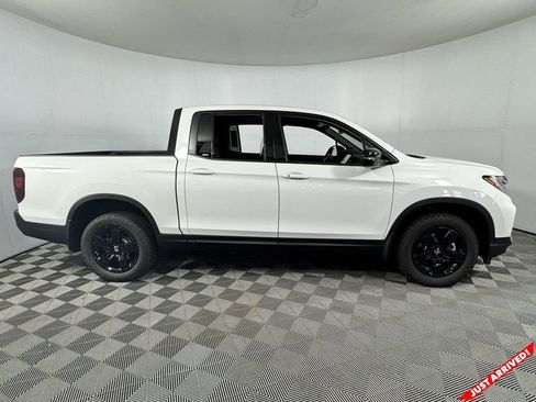 New 2026 Honda Ridgeline Black Edition image 8