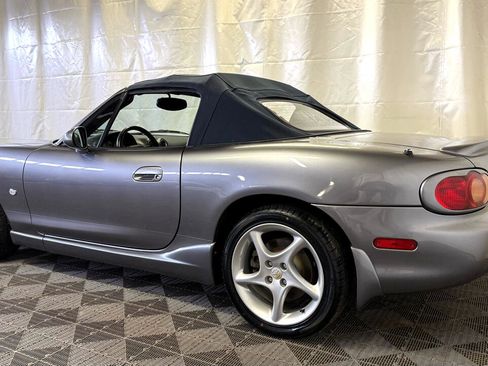 Used 2003 MAZDA MX-5 Miata image 4