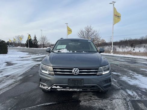 Used 2021 Volkswagen Tiguan SE image 2