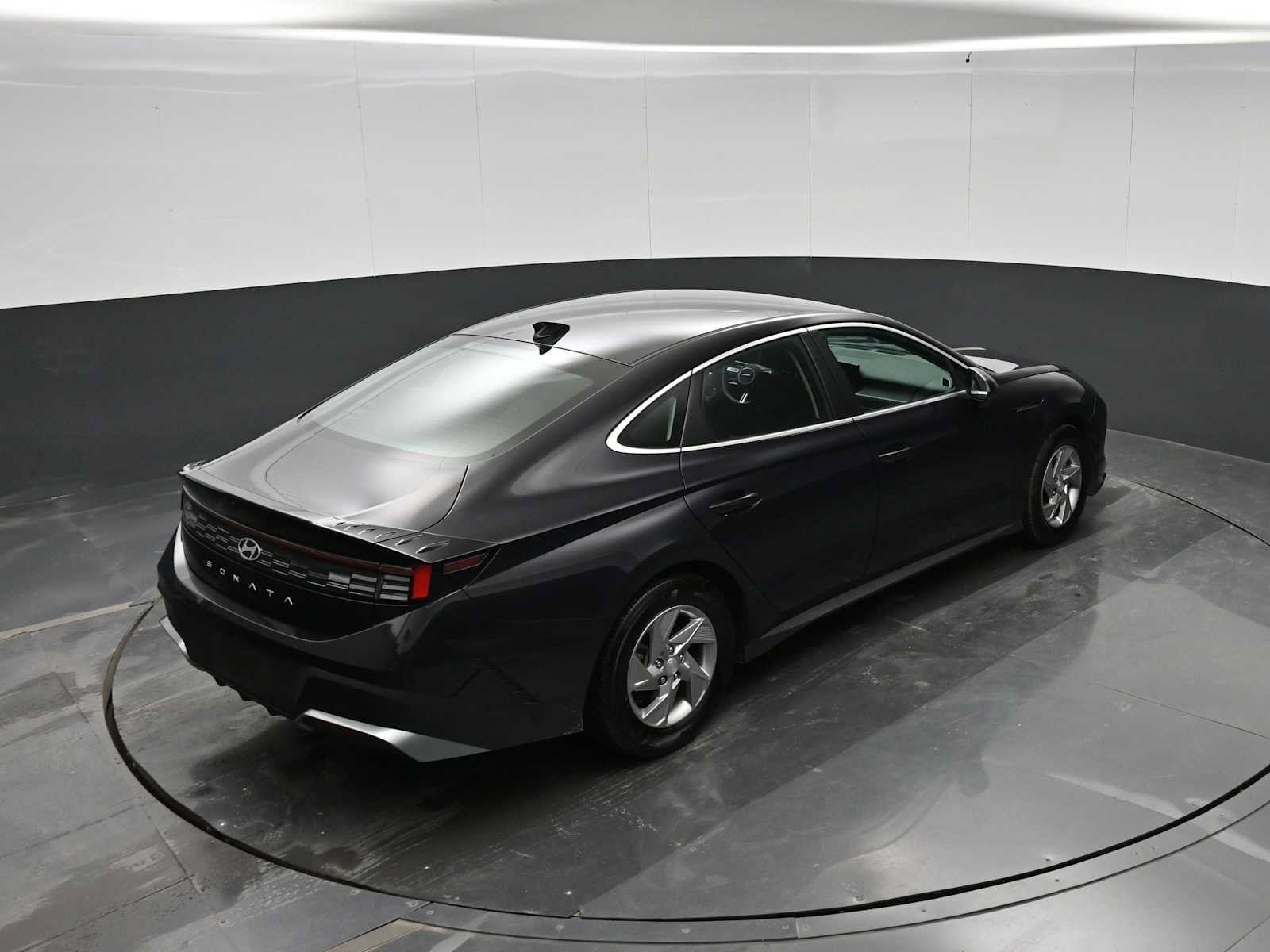 Used 2025 Hyundai Sonata SE FWD image 30