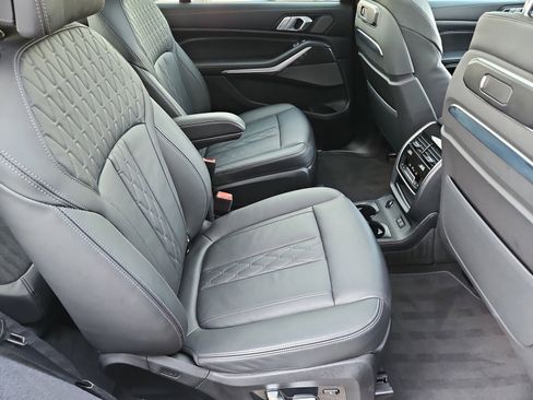 Used 2023 BMW X7 M60i w/ Executive Package image 20