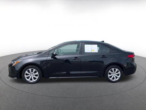 Used 2025 Toyota Corolla LE FWD image 9
