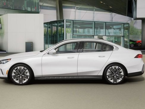 New 2026 BMW 530i RWD image 4