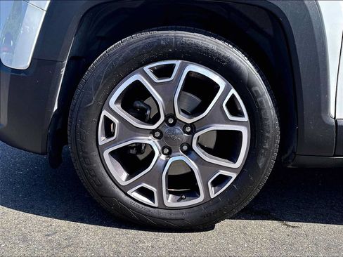 Used 2017 Jeep Renegade Limited FWD image 12