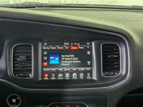 Used 2015 Dodge Charger SXT image 19