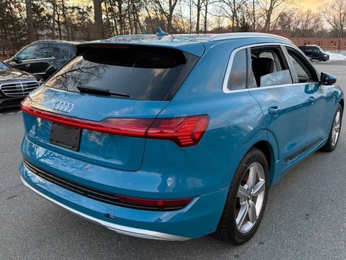 Used 2019 Audi e-tron Premium Plus image 6