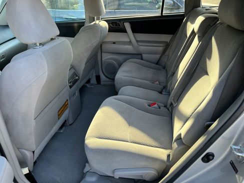 Used 2010 Toyota Highlander 2WD image 8