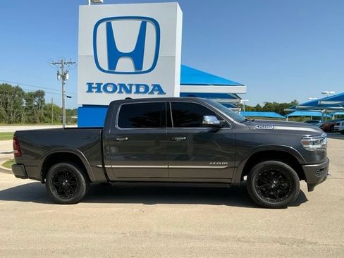 Used 2019 RAM 1500 Limited AWD/4WD image 2