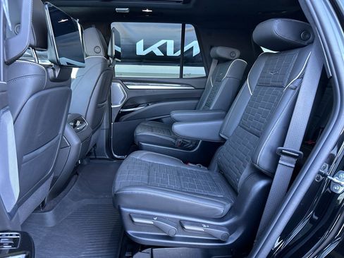 Certified 2025 Cadillac Escalade V w/ LPO, ONYX Package AWD/4WD image 13
