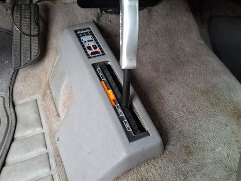 Used 1997 Chevrolet Silverado 1500 4x4 Extended Cab w/ Preferred Equipment Group 2 image 11