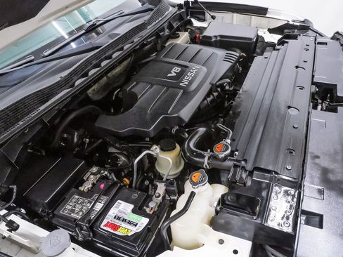 Used 2017 Nissan Titan SV image 30