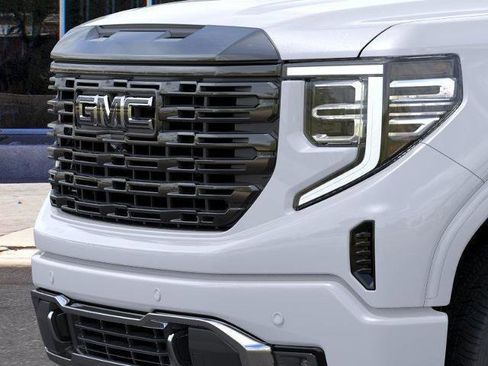 New 2026 GMC Sierra 1500 Denali Ultimate w/ LPO, Black Badging Package image 13