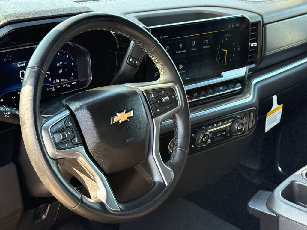 Used 2023 Chevrolet Silverado 1500 LT AWD/4WD image 17