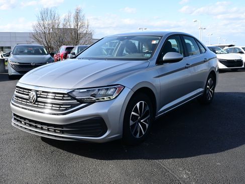 Used 2024 Volkswagen Jetta S image 4