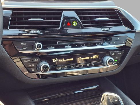 Used 2019 BMW 540i xDrive w/ Convenience Package image 9