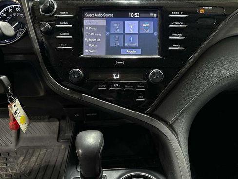 Certified 2020 Toyota Camry SE image 21