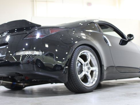 Used 2007 Nissan 350Z Touring w/ Cargo Convenience Pkg RWD image 6