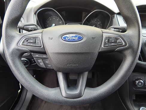 Used 2015 Ford Focus SE image 19