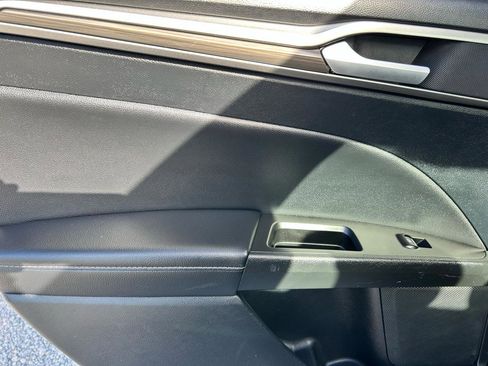 Used 2019 Ford Fusion SEL image 16