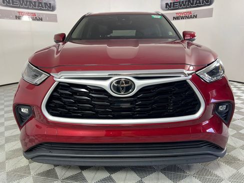 Used 2023 Toyota Highlander XLE FWD image 9