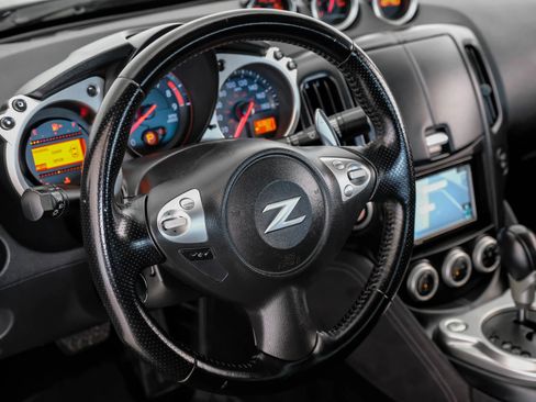 Used 2014 Nissan 370Z Roadster image 12