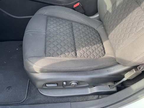 Used 2020 Chevrolet Blazer LT image 13