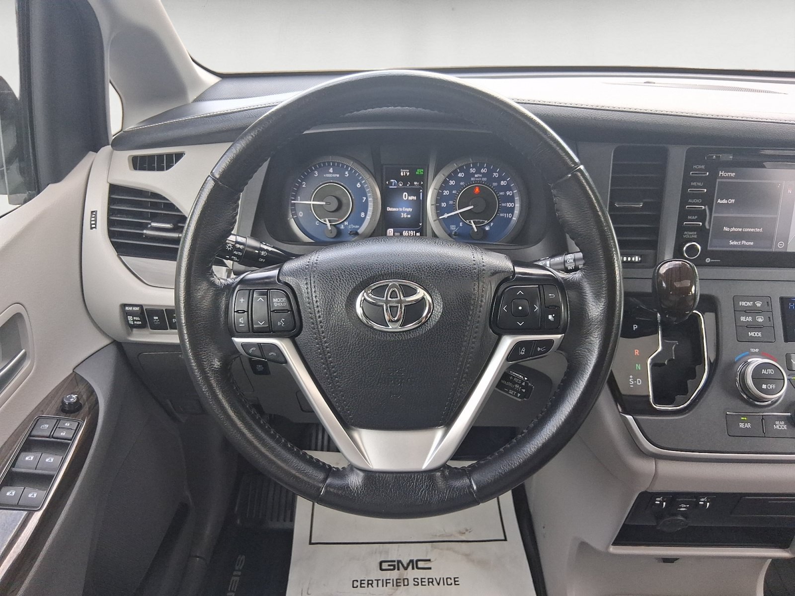 Used 2020 Toyota Sienna XLE w/ XLE Navigation Package FWD image 12