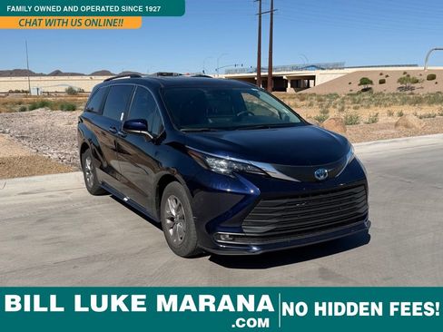 Used 2025 Toyota Sienna XLE w/ XLE Plus Package image 1