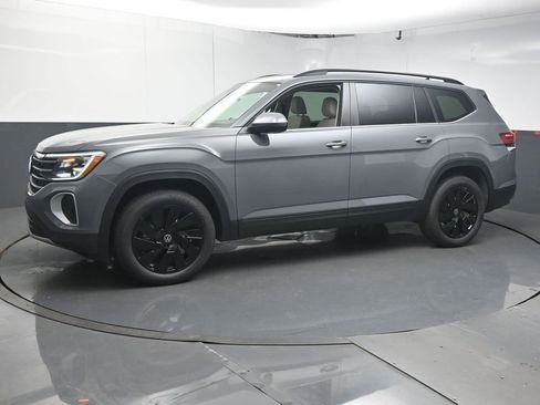 New 2026 Volkswagen Atlas SE FWD image 4