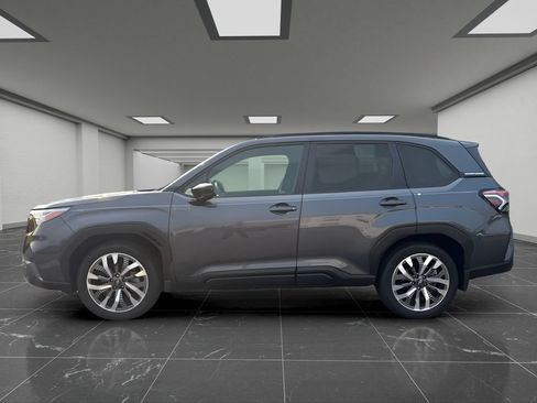 Used 2025 Subaru Forester Touring AWD/4WD image 9
