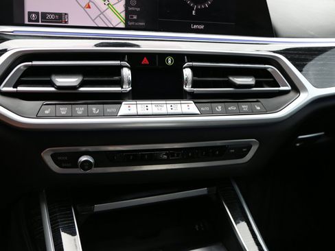 Used 2021 BMW X7 M50i w/ Executive Package AWD/4WD image 25