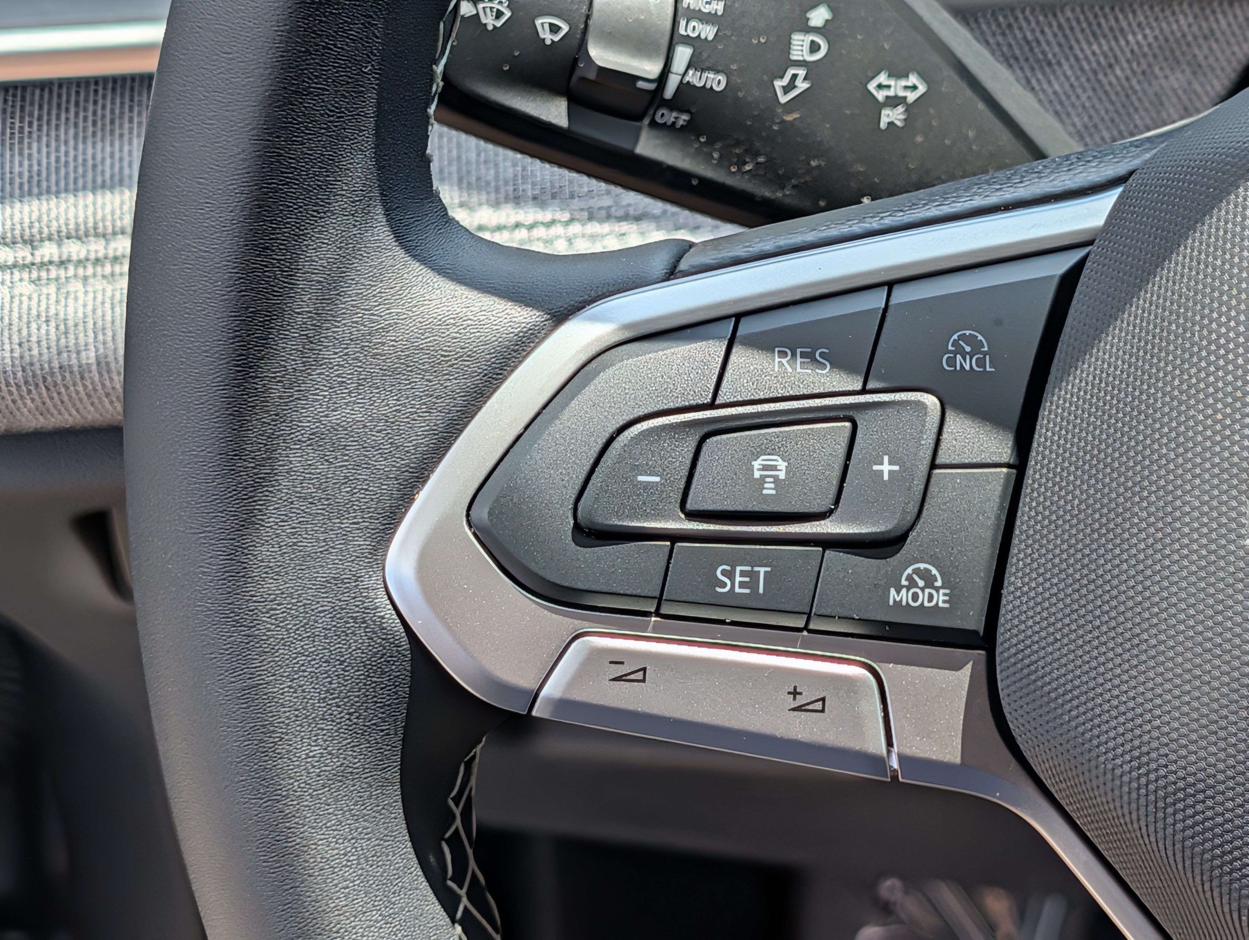 Used 2025 Volkswagen Tiguan S AWD/4WD image 19