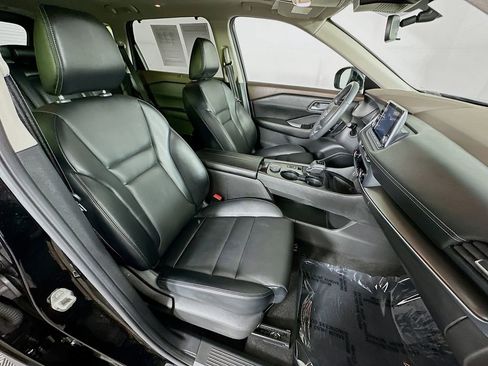 Certified 2023 Nissan Rogue SV w/ SV Premium B Package AWD/4WD image 37