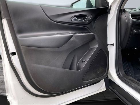 Used 2018 Chevrolet Equinox LT image 22