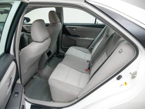Used 2015 Toyota Camry LE FWD image 8