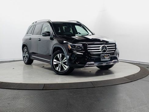 Certified 2026 Mercedes-Benz GLB 250 4MATIC image 1