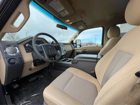 Used 2015 Ford F350 XLT w/ Camper Package image 2