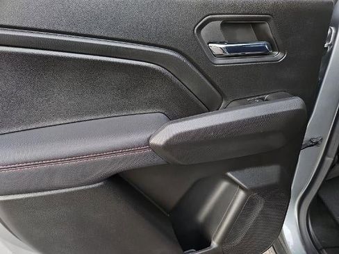 Used 2024 Chevrolet Colorado Z71 w/ Z71 Convenience Package 2 image 17