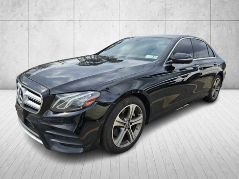 Used 2019 Mercedes-Benz E 300 4MATIC image 3