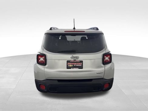 Used 2015 Jeep Renegade Latitude FWD image 7