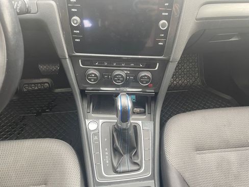 Used 2019 Volkswagen e-Golf SE w/ Driver Assistance Package image 11