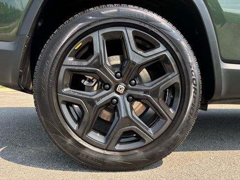 Used 2025 Rivian R1S Adventure AWD/4WD image 42