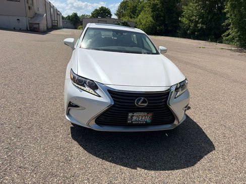 Used 2017 Lexus ES 350 w/ Premium Package FWD image 13