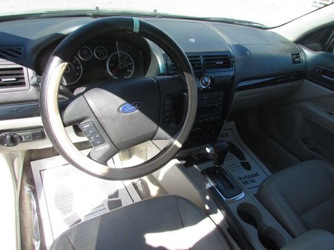 Used 2006 Ford Fusion SEL FWD image 25