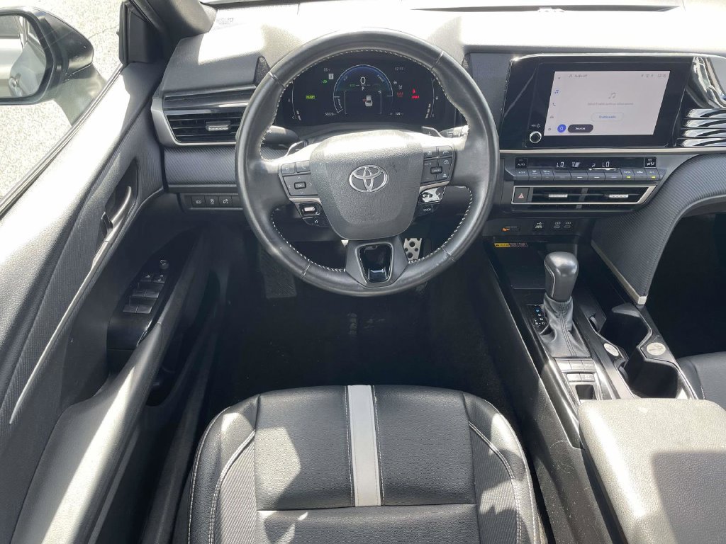 Used 2025 Toyota Camry SE FWD image 13