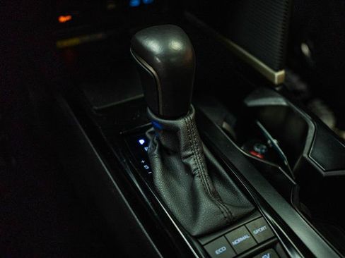 Used 2025 Toyota Camry SE w/ Multimedia Upgrade Package FWD image 21