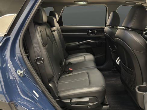 Used 2025 Kia Sorento S w/ Panoramic Sunroof Package AWD/4WD image 26