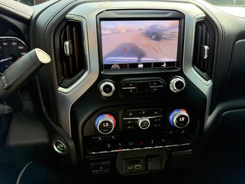 Used 2020 GMC Sierra 1500 SLE w/ SLE Value Package AWD/4WD image 16
